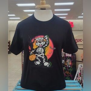 Buc-ee's 2022 Halloween Glow In The Dark Shirt NWT